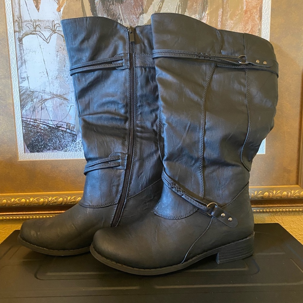 Black Boots (NWOT) Size 8
